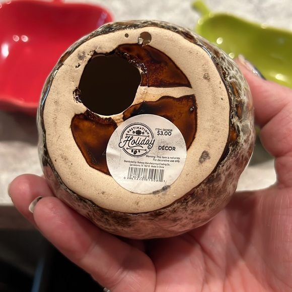 Three pieces of a great gathering for snacks - Picture 6 of 6